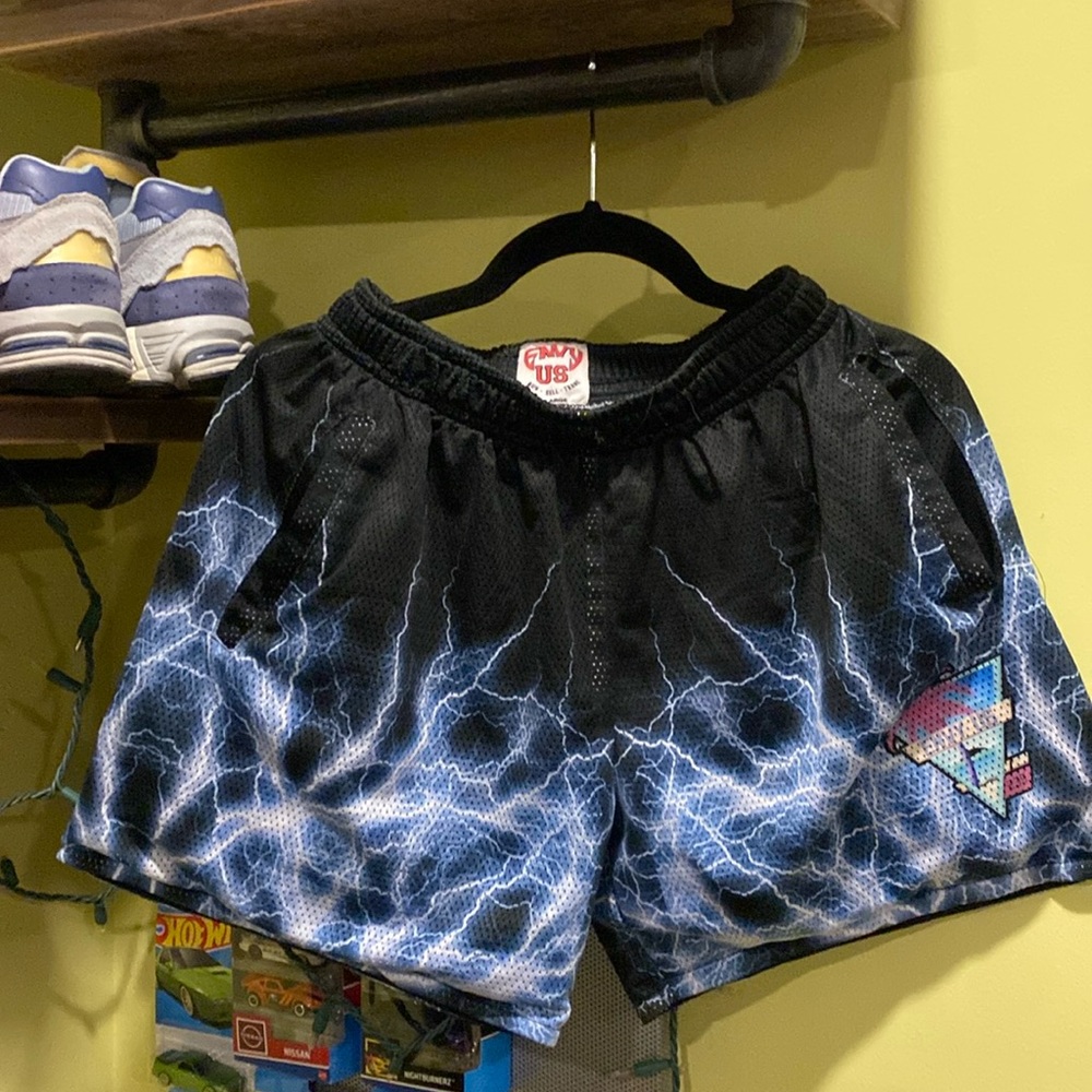 Lightning bolt men’s mesh sneaker store shorts size kids Extra Large.